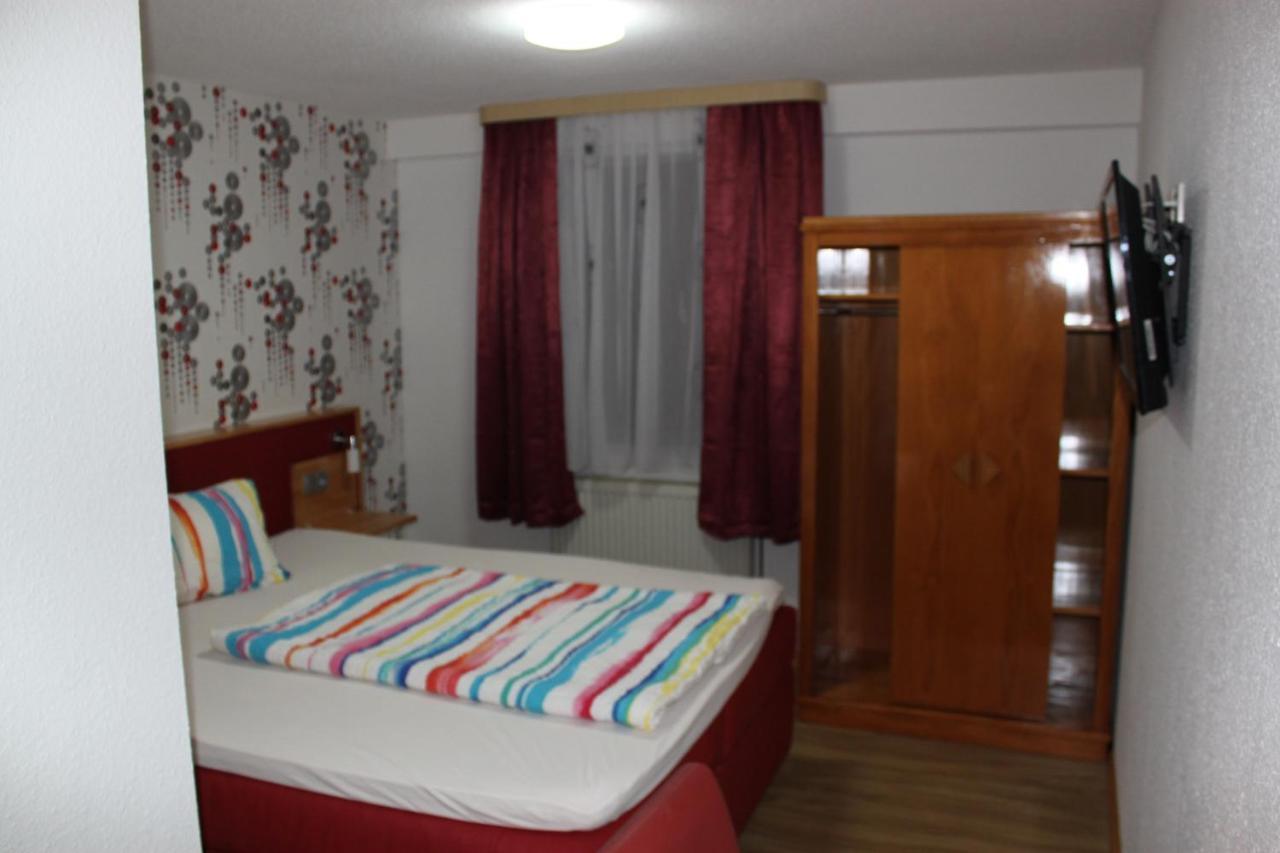 Hotel Hochdorfer Hirschen Freiburg im Breisgau Buitenkant foto